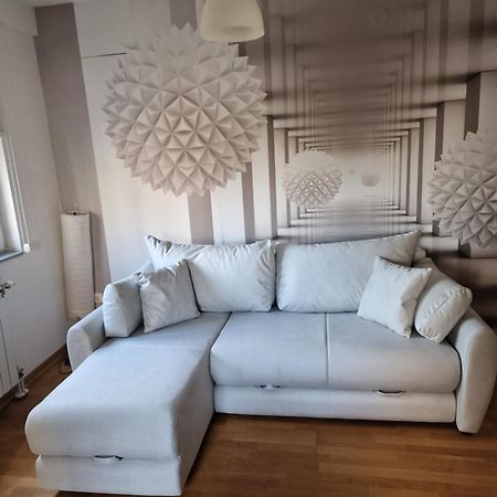 Apartment Lux Lomina Cacak Exterior photo