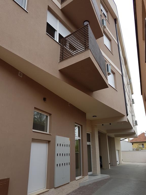 Apartment Lux Lomina Cacak Exterior photo